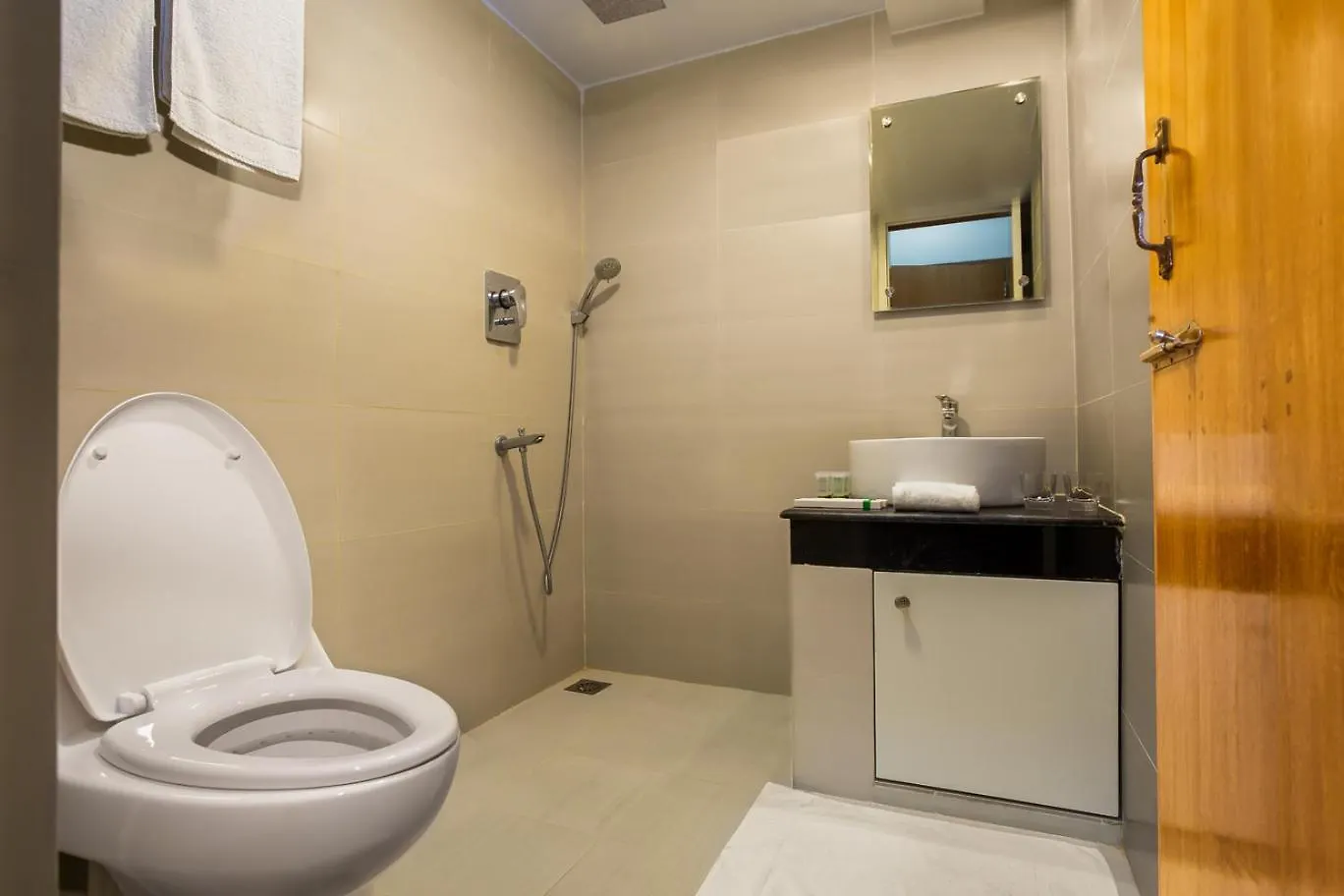 Memento Suites An Airport Hotel داكا بنغلاديش