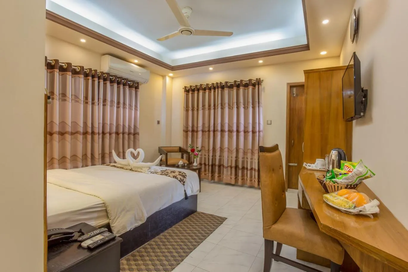 Memento Suites An Airport Hotel داكا