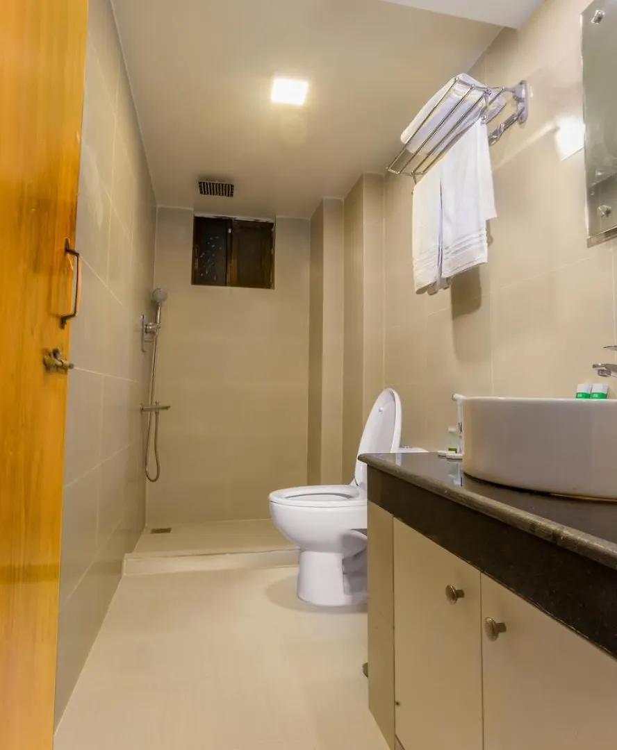 Memento Suites An Airport Hotel داكا